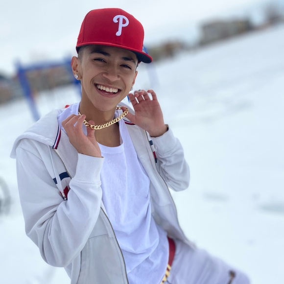 Profile Picture of Mateo Gonzales (@mbriseno2001) on Poshmark