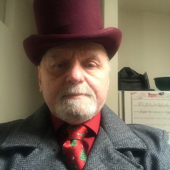 Profile Picture of Daniel Burnett (@danielburnet414) on Poshmark