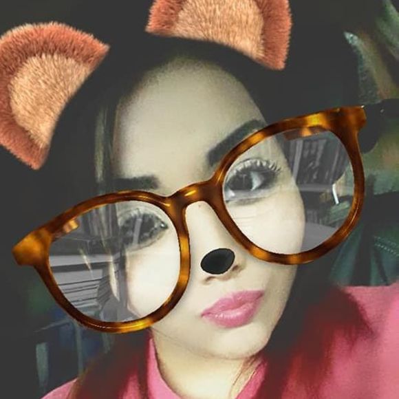 Profile Picture of Crystal Bernal (@crystalgarcia62) on Poshmark