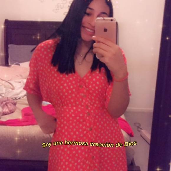 Profile Picture of Heidy Nicolle (@heidynicolle) on Poshmark