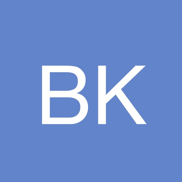 Profile Picture of Belma Karacic (@belmakaracic) on Poshmark