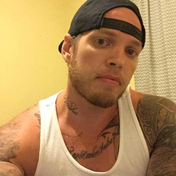 Profile Picture of Daniel Brewster (@brewster1623) on Poshmark