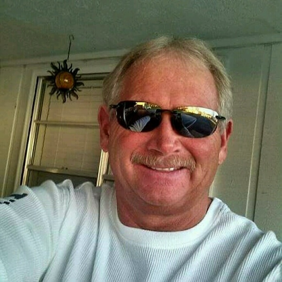 Profile Picture of Larry Mason (@larry_mason) on Poshmark