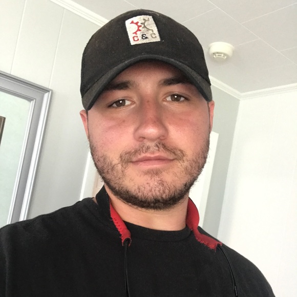 Profile Picture of Michael Andrews (@calebandrews43) on Poshmark