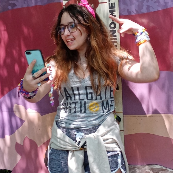 Profile Picture of Michelle Marrapode (@michelle33725) on Poshmark