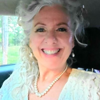 Profile Photo of Laura Lynne Dyer, Treehouse Wise Woman (@treehousewisewm) on Twitter