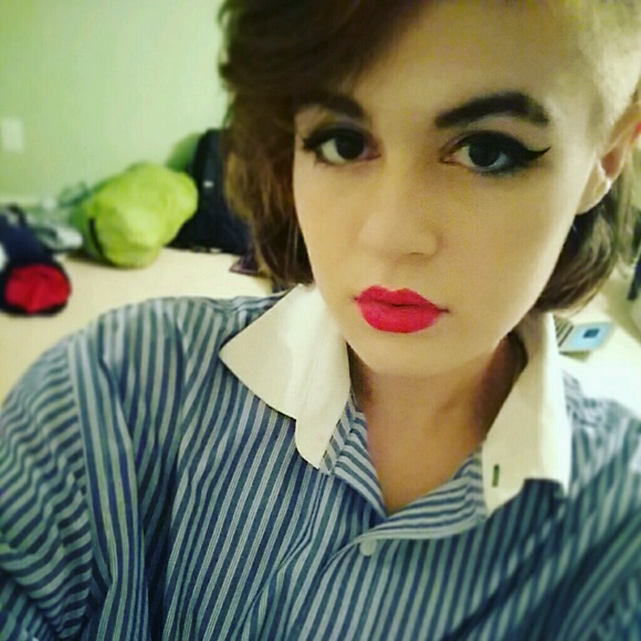 Profile Picture of Abigail Vinarcik (@taobaozi) on Poshmark