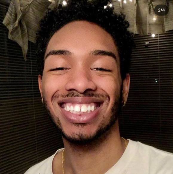 Profile Picture of Derek Dennis (@ddvnnis) on Poshmark