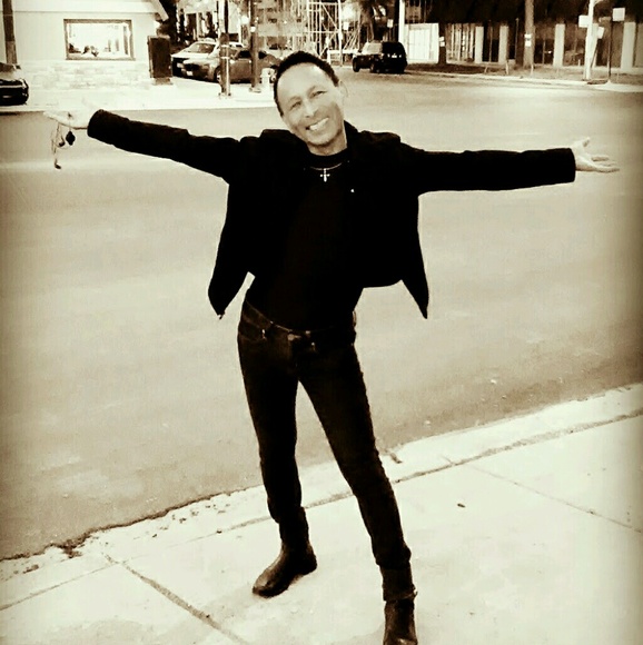 Profile Picture of David Ledesma (@duhdude30) on Poshmark