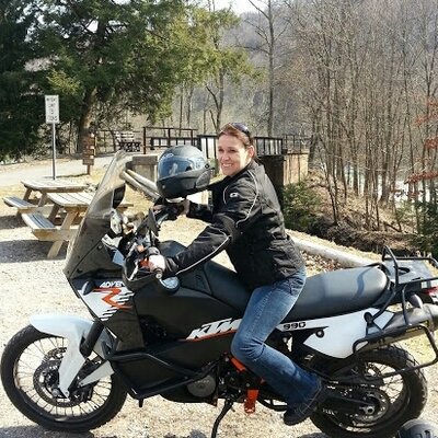 Profile Picture of Simone McIntire (@lilmouseketeer2) on Twitter