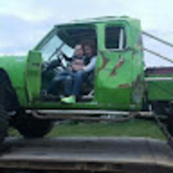 Profile Picture of Mitchy Volkoff (@jostinsmom2011) on Poshmark