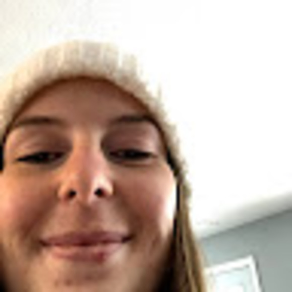 Profile Picture of Emma Hackney (@emma_hackney) on Poshmark