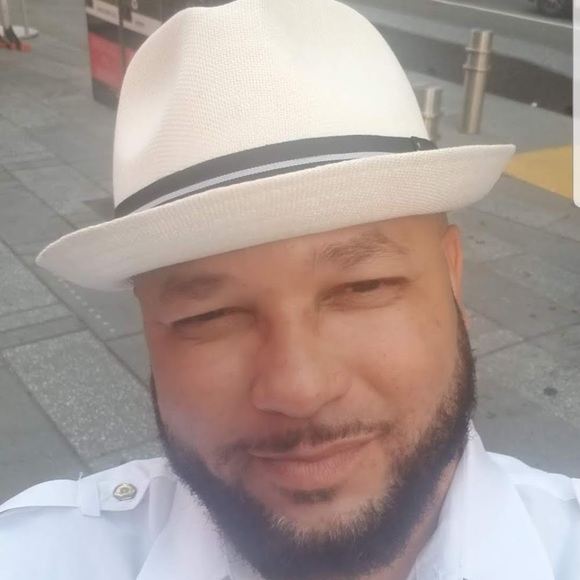 Profile Picture of Michael Baker (@michaelbaker324) on Poshmark