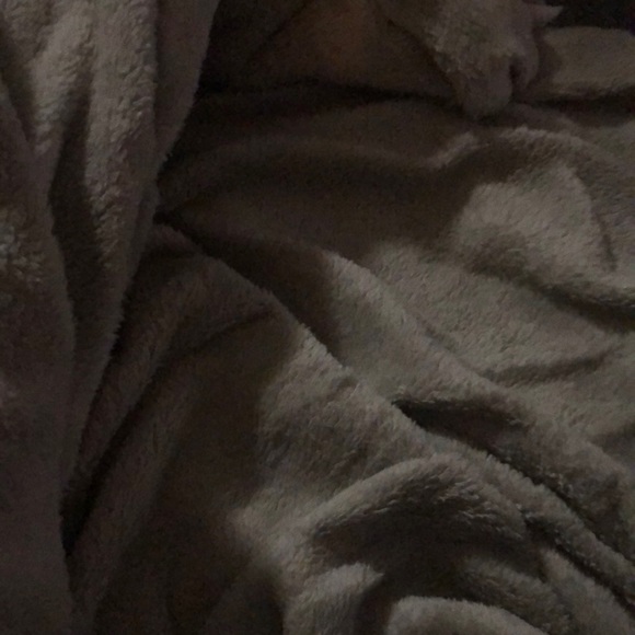 Profile Picture of Laura Nugent (@lauranugent613) on Poshmark