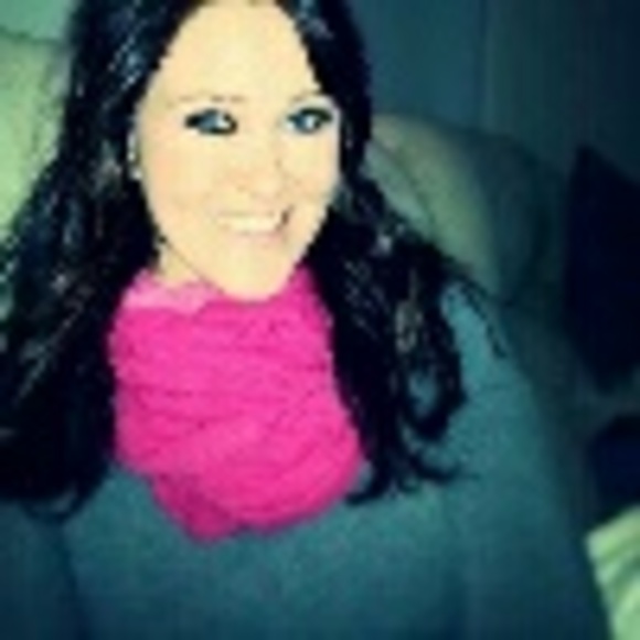 Profile Picture of Kelsi Bowers (@kelsi_b) on Poshmark