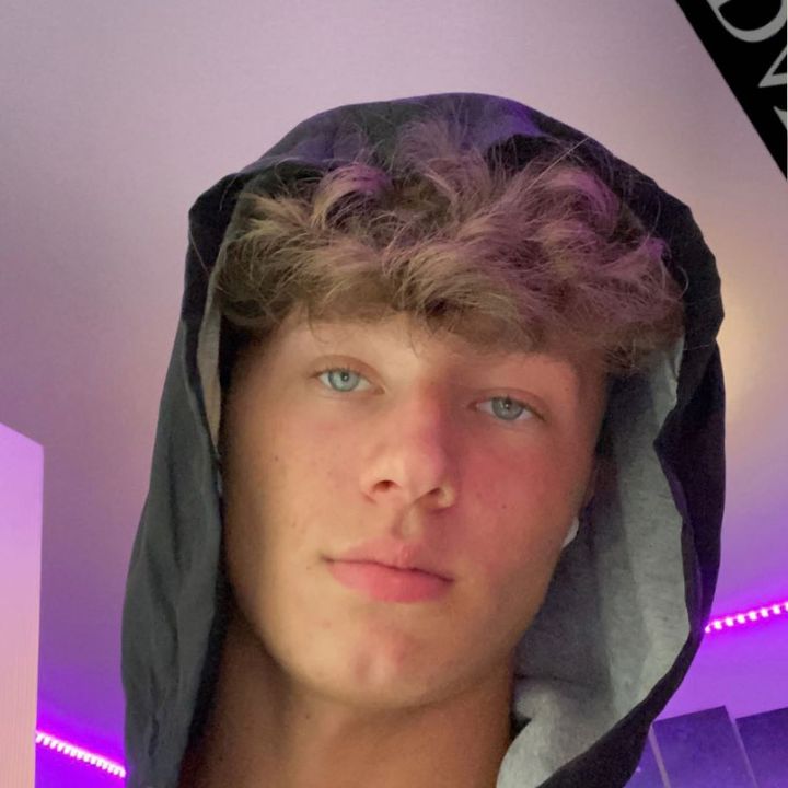 Profile Picture of dan (@danxcommerce) on Tiktok
