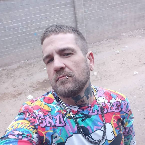 Profile Picture of Michael Maples (@mikemaples27) on Poshmark