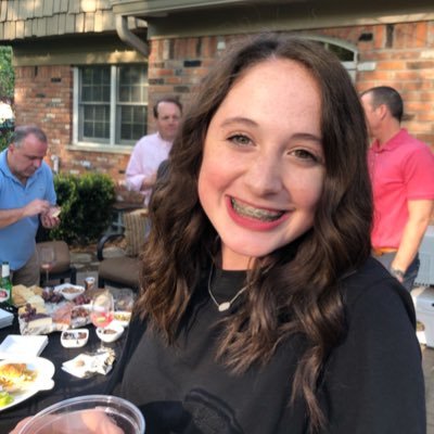 Profile Picture of Elizabeth Maher (@ElizbethMaher) on Twitter