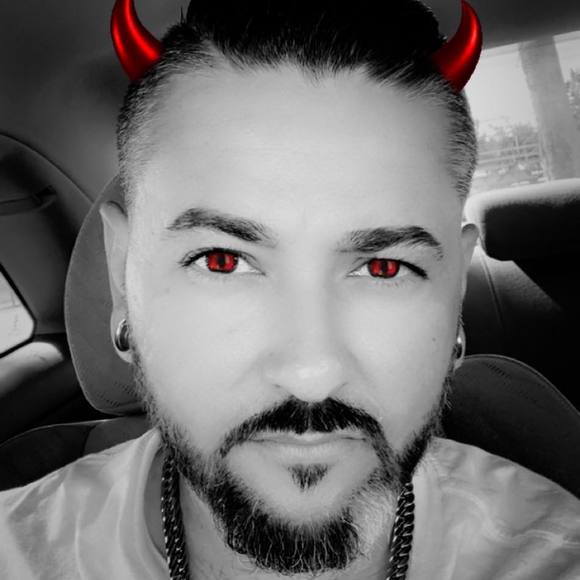 Mike Christian - Poshmark Profile Picture of Mike Christian (@mike_christian) on Poshmark