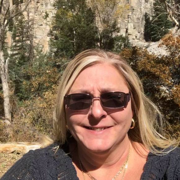 Profile Picture of Lori Way piper (@mysterypiper) on Poshmark