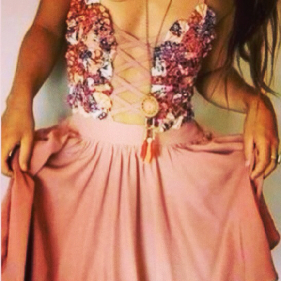 Profile Picture of Ivy Dee (@ivonnealv) on Poshmark