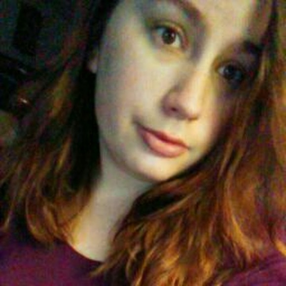 Profile Picture of Ashley Minnick (@minniash1400) on Poshmark
