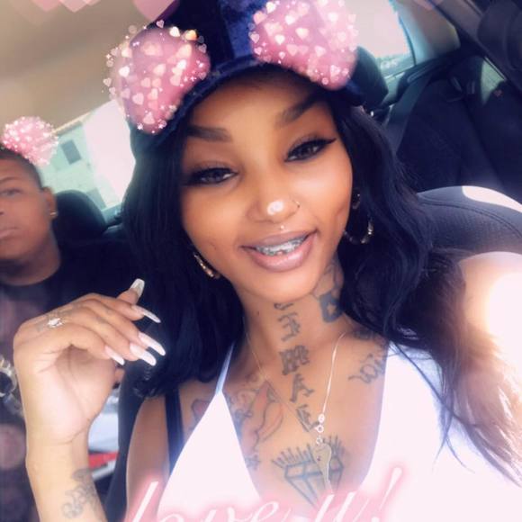Profile Picture of Bittersweet Stoney (@stoneystonetg) on Poshmark