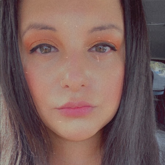 Profile Picture of Susan Lilley (@letusriot) on Poshmark