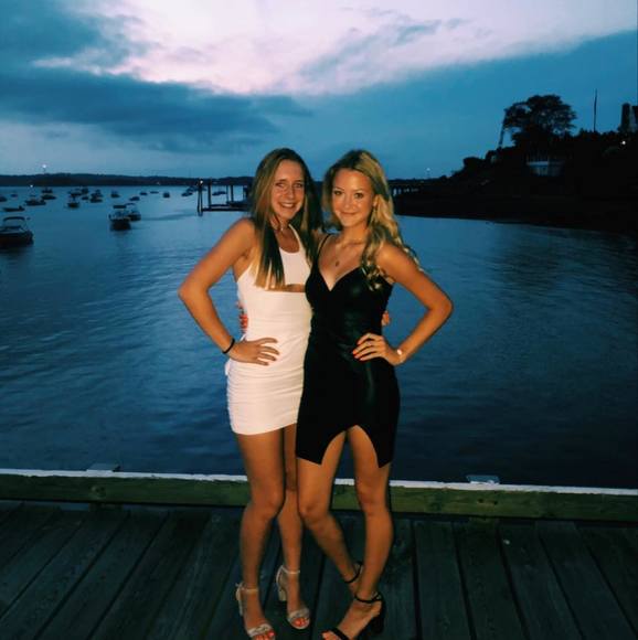 Profile Picture of Hannah Morawski (@hannah_morawski) on Poshmark