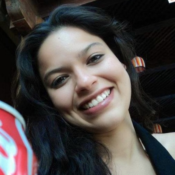 Profile Picture of Eva Long (@elong88) on Poshmark
