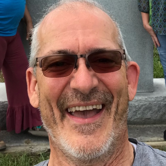 Profile Picture of Sam Shields (@popsam) on Poshmark