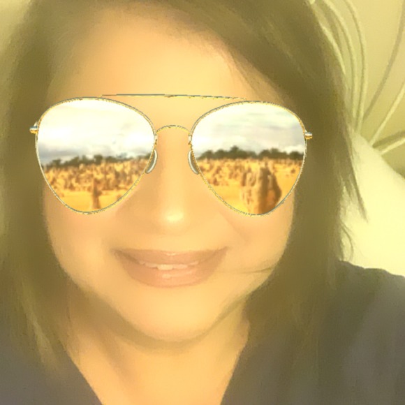 Profile Picture of Lisa Coker (@1creativesass) on Poshmark
