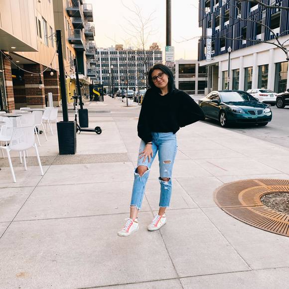 Hannah Stoller - Poshmark Profile Picture of Hannah Stoller (@hannahstoller) on Poshmark