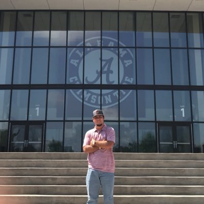 Profile Picture of Dustin White (@Dustin1997White) on Twitter