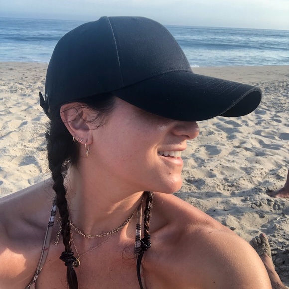 Profile Picture of Carly Baum (@carlybaum) on Poshmark