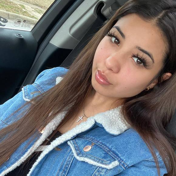 Profile Picture of Megan Borrego (@megann123) on Poshmark