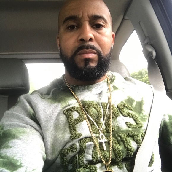 Profile Picture of James Silva (@cowboys210419) on Poshmark