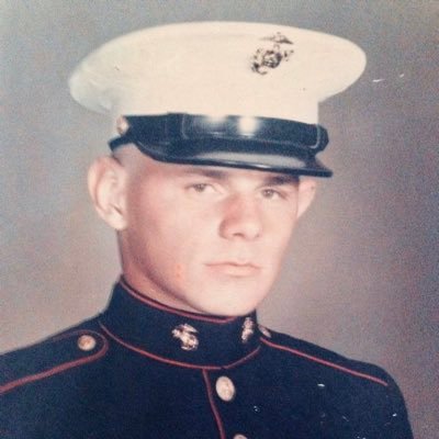 Profile Picture of Jason Betsill (@dawwgsfan55) on Twitter