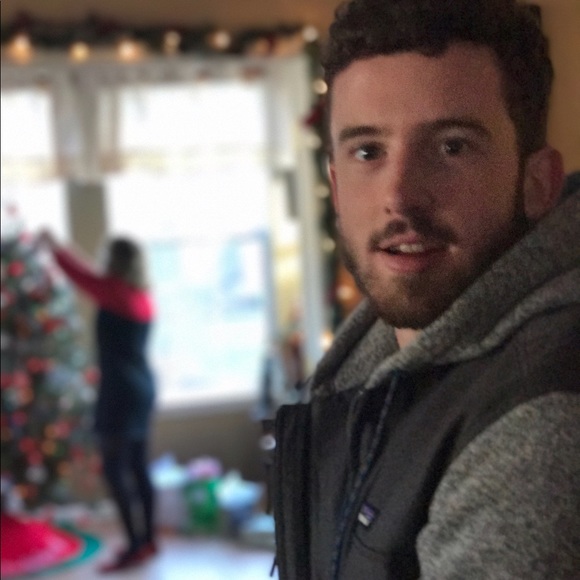 Profile Picture of Robert Schiazza (@rschiazza19) on Poshmark