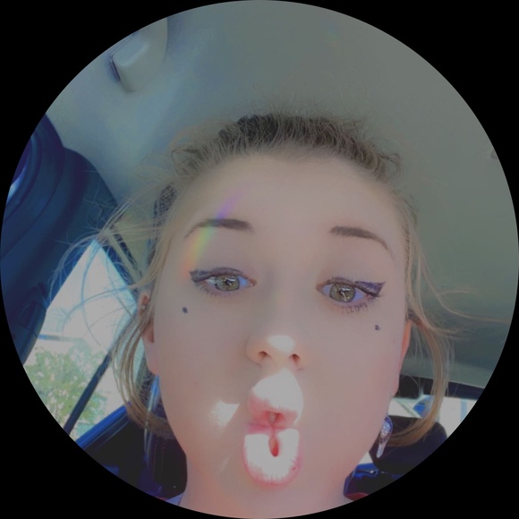 Profile Picture of Sumara Pancerella (@gsgirl236) on Poshmark