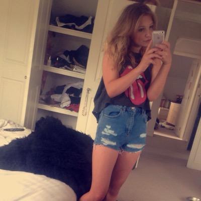 Profile Picture of Laura Beckwith (@LauraBeckwith3) on Twitter