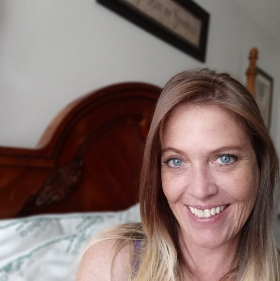 Profile Picture of Sharon Cordova (@onehotmormon) on Poshmark