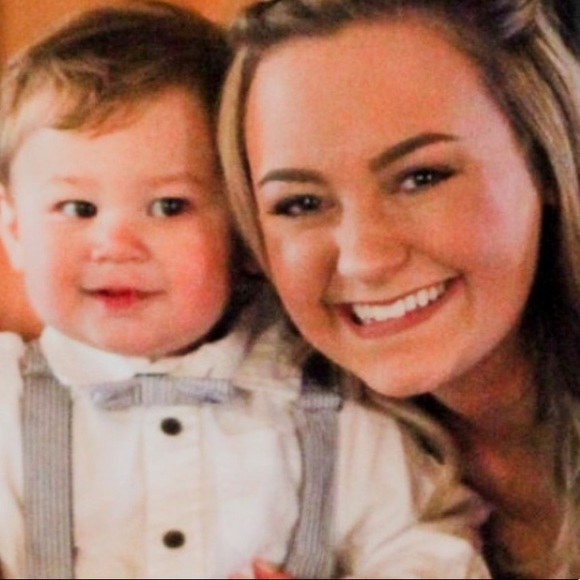 Profile Picture of Cayce Batcheller (@caycebatchel539) on Poshmark