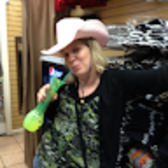 Profile Picture of Marsha Thompson (@marshat1013) on Poshmark