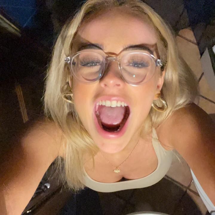 Profile Picture of JeanneHughes (@kuniaglsslx) on Tiktok
