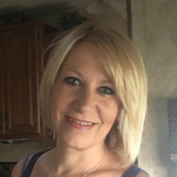 Profile Picture of Dawn Marcellus (@dawnmarcellus) on Poshmark