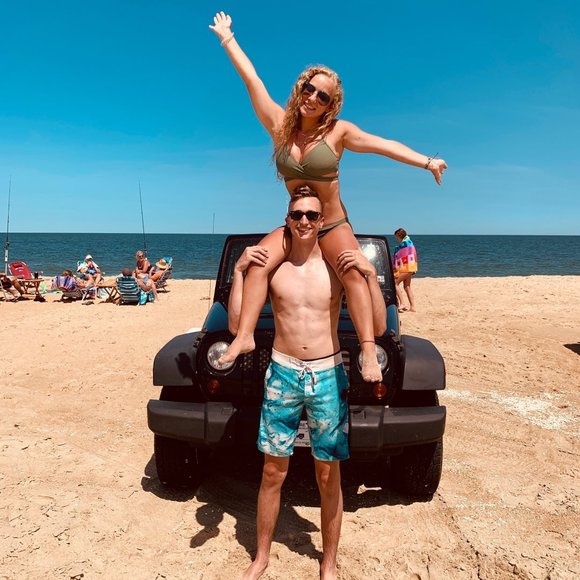 Profile Picture of Dunovan Ivory (@dunovanivory) on Poshmark