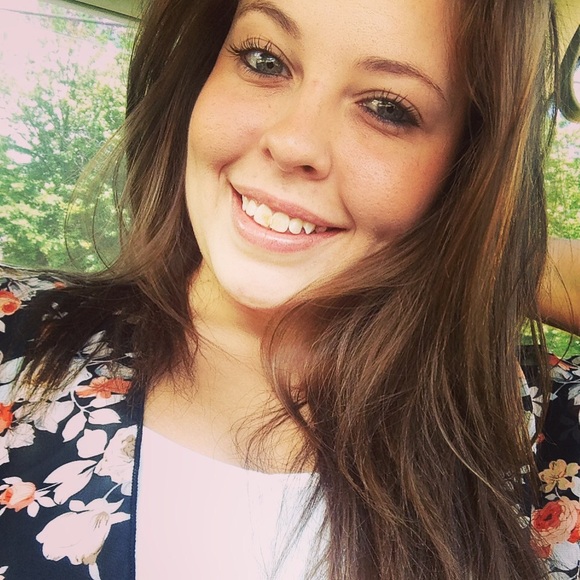 Shenandoah Mishue - Poshmark Profile Picture of Shenandoah Mishue (@whooty) on Poshmark