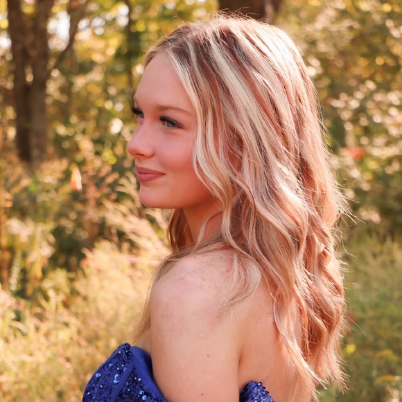 Alexis Kesterson - Poshmark Profile Picture of Alexis Kesterson (@akester4148) on Poshmark