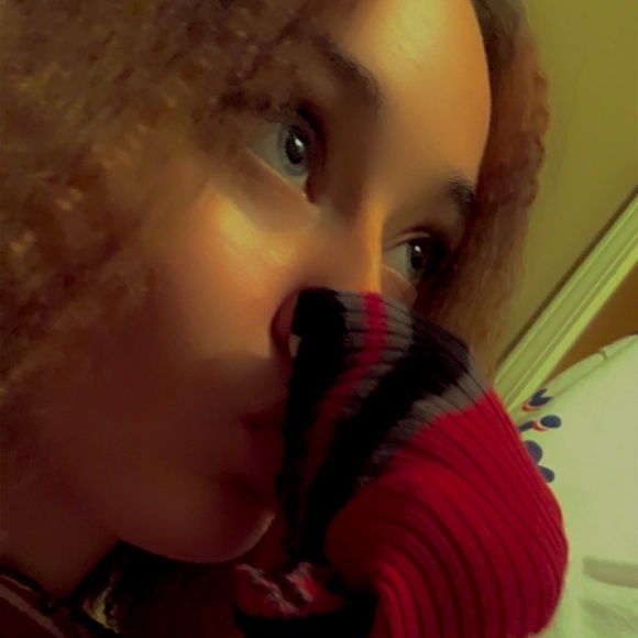 Profile Picture of Renee Allen (@alayeuz) on Poshmark